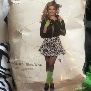 Rockin’ The 80s Halloween Costume💚NEVER BEEN WORN